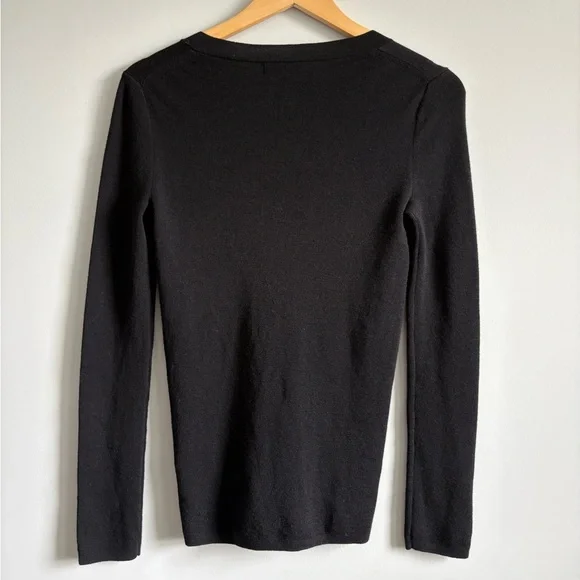 Banana Republic 100% Merino Wool V-Neck Sweater | Size Medium - Picture 5 of 6